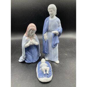 Gerold Porzellan Porcelain Nativity Mary Joseph Jesus Cradle
